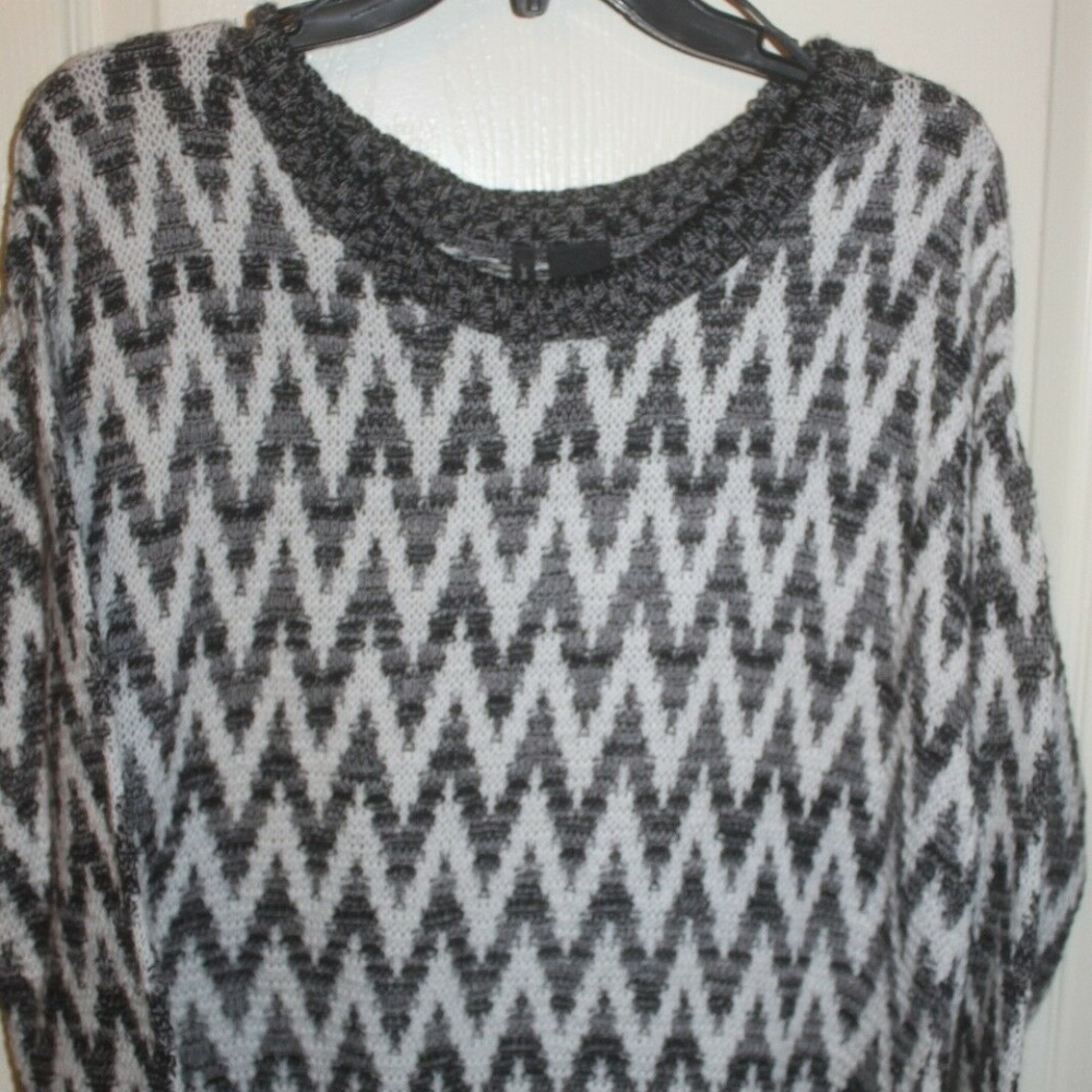 New Directions Black white chevron sweater pullover sweater long sleeve XL EUC …